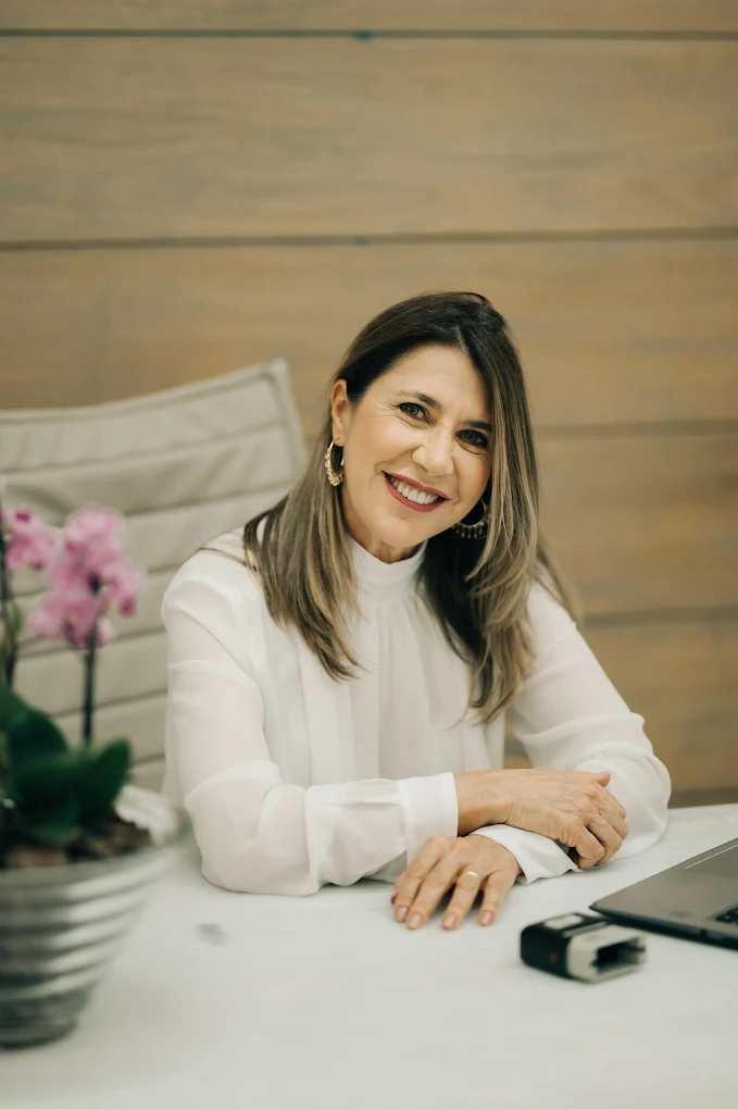 Dra. Maria Soeli no consultório